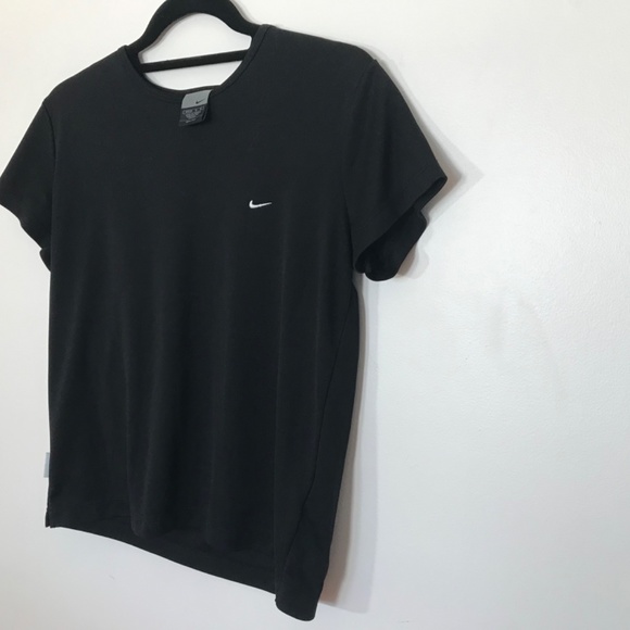 Vintage, Nike Dry Fit, Women’s Relaxed Fit, Short Sleeve Black T-Shirt - Picture 3 of 10